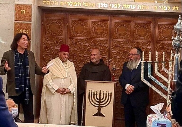الطائفة اليهودية بالدار البيضاء تحتفي بعيد (حانوكا)