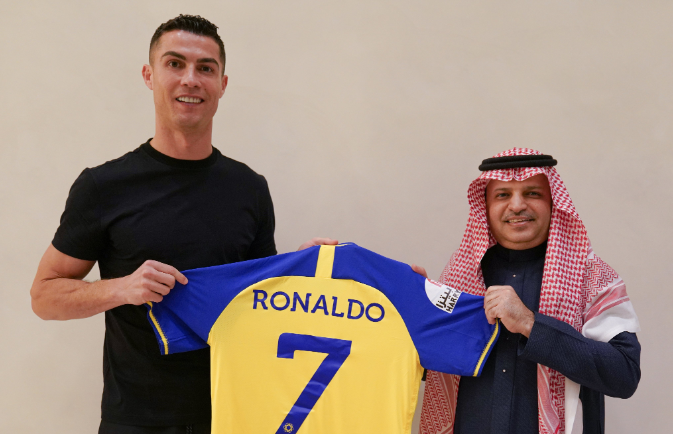 رونالدو "نصراوي" لموسمين بصفقة خيالية