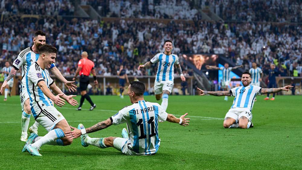 البولوني ليفاندوفسكي يؤكد أن نهائي مونديال قطر 2022 كان "الأفضل" على الإطلاق