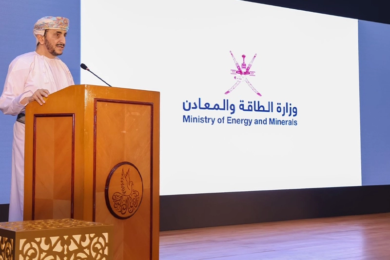 سلطنة عمان.. الإشادة بالتجربة المغربية في مجال الطاقات المتجددة