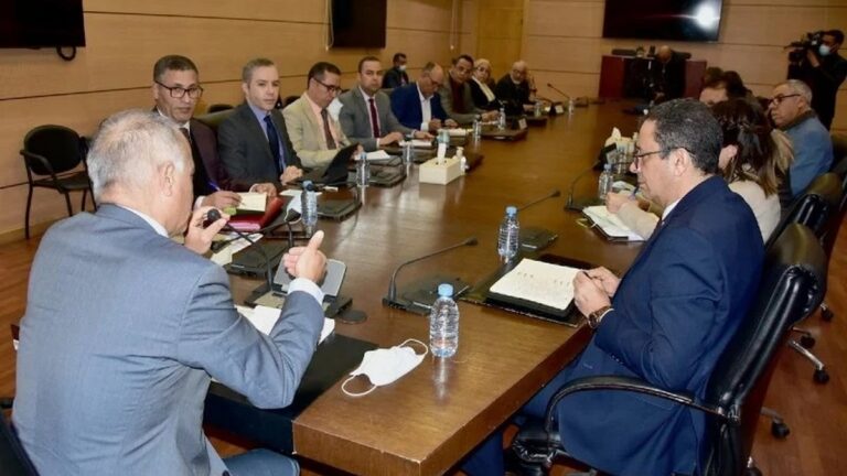 وزارة التربية الوطنية-النقابات التعليمة.. مستجدات النظام الأساسي الجديد