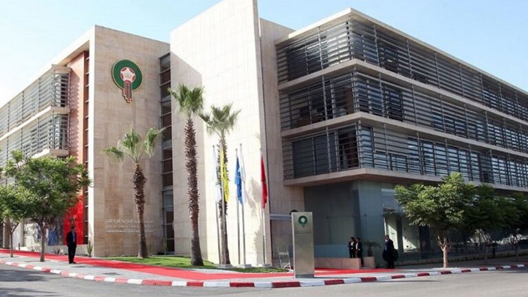 الجامعة تندد بالممارسات الدنيئة خلال افتتاح "الشان" بالجزائر