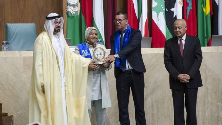 تتويج جامعة محمد الخامس بالرباط بجائزة التميز الحكومي العربي لتطوير التعليم