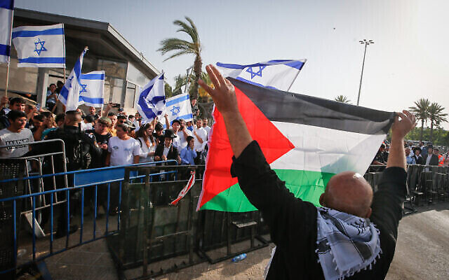 بن غفير يحظر رفع العلم الفلسطيني في الأماكن العامة