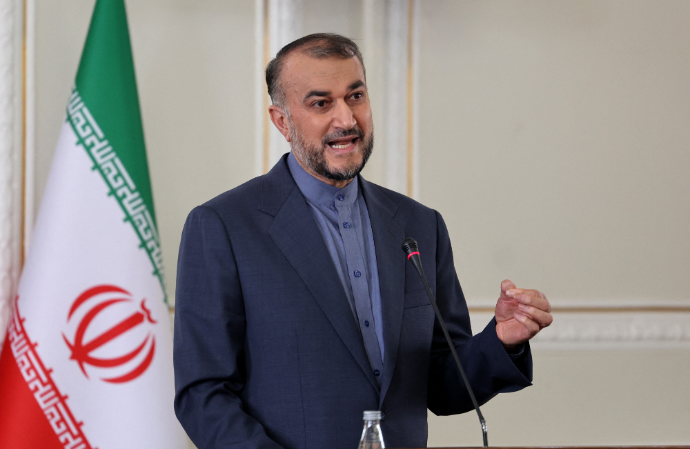وزير الخارجية الإيراني: نرحب بعودة العلاقات الدبلوماسية مع السعودية