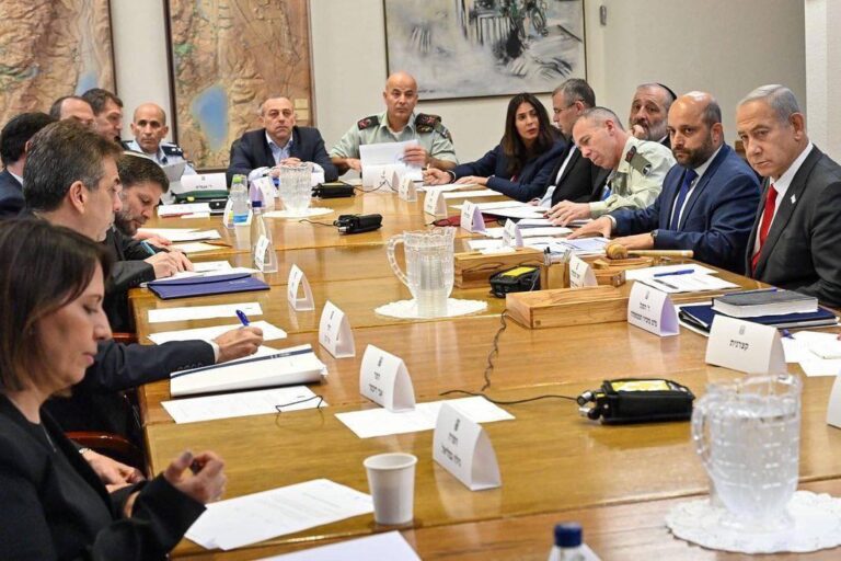 إسرائيل تفرض إجراءات عقابية ضد السلطة الفلسطينية