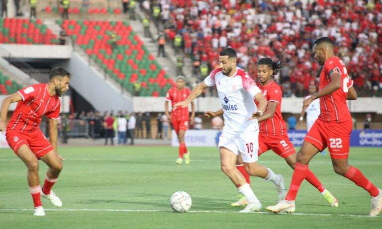البطولة الإحترافية.. الوداد الرياضي يستقبل الفتح الرياضي في قمة الدورة الـ16