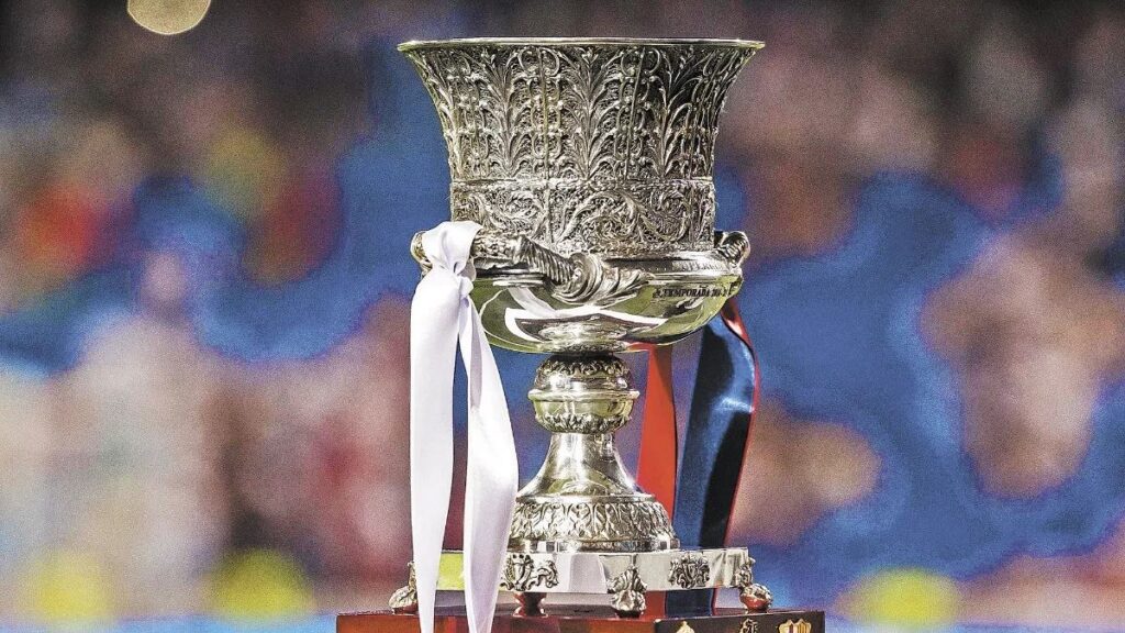 كأس السوبر الاسبانية.. عشّاق كرة القدم يأملون في نهائي بين الريال وبرشلونة