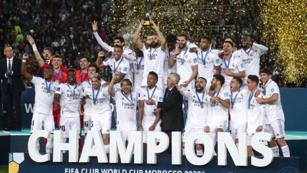 لحظة تتويج ريال مدريد بكأس العالم للأندية المغرب 2022 (فيديو)