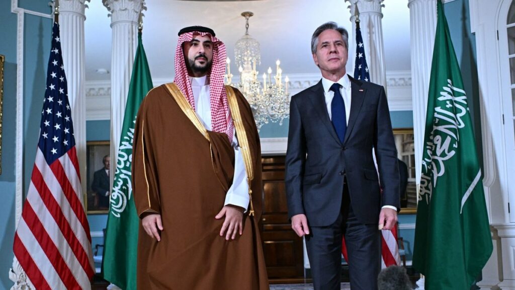 "موندياليتو".. السفير الأمريكي يهنئ المغرب على التنظيم المحكم