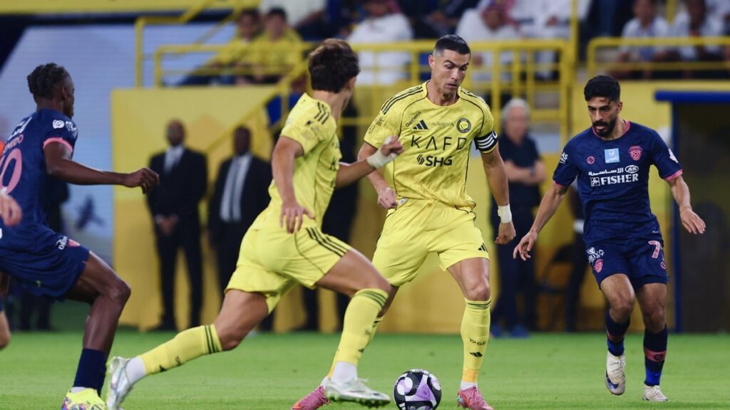 "دوري روشن".. رونالدو سعيد بأول أهدافه مع النصر