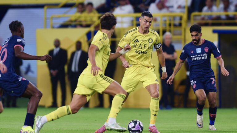 "دوري روشن".. رونالدو سعيد بأول أهدافه مع النصر