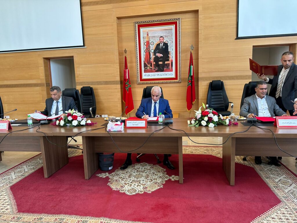 آيت الطالب يشرف على توقيع اتفاقية شراكة لتعزيز العرض الصحي بإقليم الدريوش
