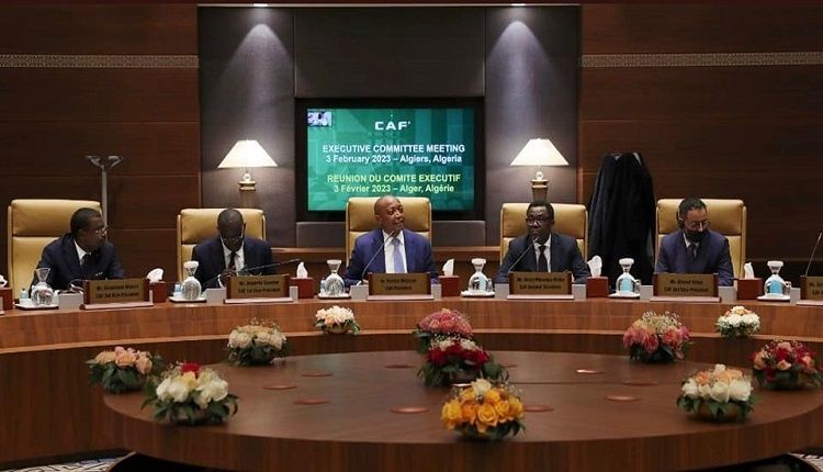 الكاف تناقش استضافة كان لنسختي 2025 و2027 في اجتماع بالرباط