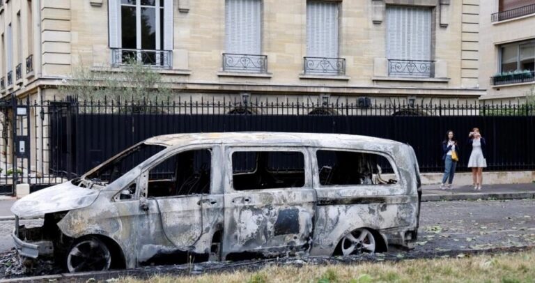 إلغاء حجوزات سياحية في فرنسا جراء الاضطرابات