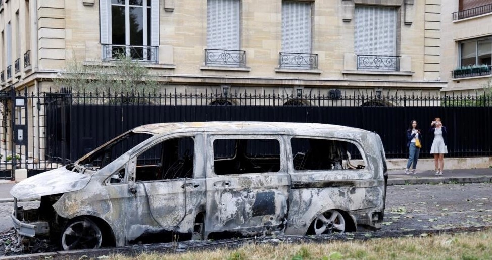 إلغاء حجوزات سياحية في فرنسا جراء الاضطرابات
