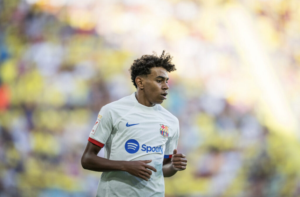 يامال يتألق ويقود برشلونة لفوز صعب