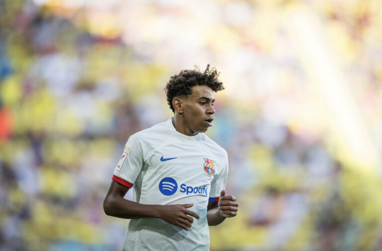 يامال يتألق ويقود برشلونة لفوز صعب
