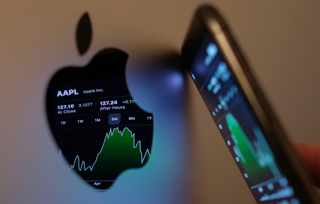 نتائج مخيبة لمبيعات آي فون