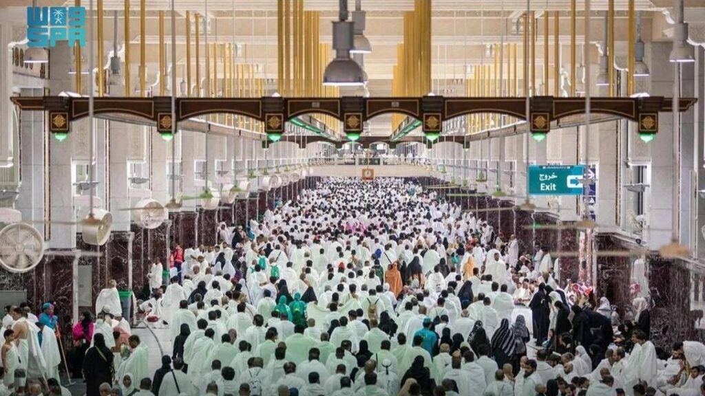 زيادة ملحوظة في أعداد المعتمرين والطاقة الاستيعابية للحرمين
