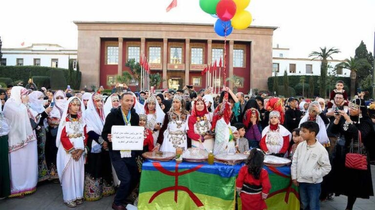 تنفيذا للقرار الملكي.. حكومة أخنوش تعتمد 14 يناير يوما لرأس السنة الأمازيغية وعطلة مدفوعة الأجر