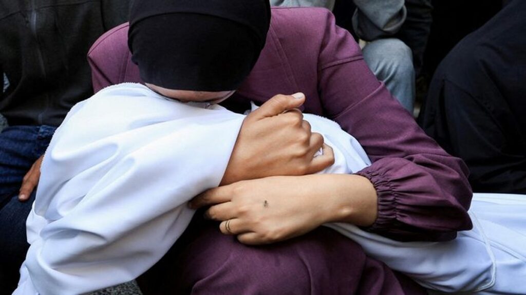 الدار البيضاء.. إصابات خطيرة لشرطيين صدمهما شخص سكران