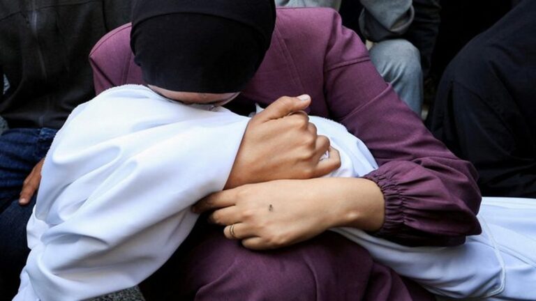 الدار البيضاء.. إصابات خطيرة لشرطيين صدمهما شخص سكران