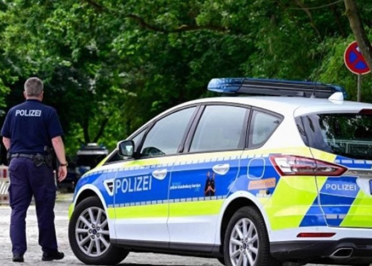 ألمانيا.. شرطي يتورط في سرقة 57 ألف يورو من سائق