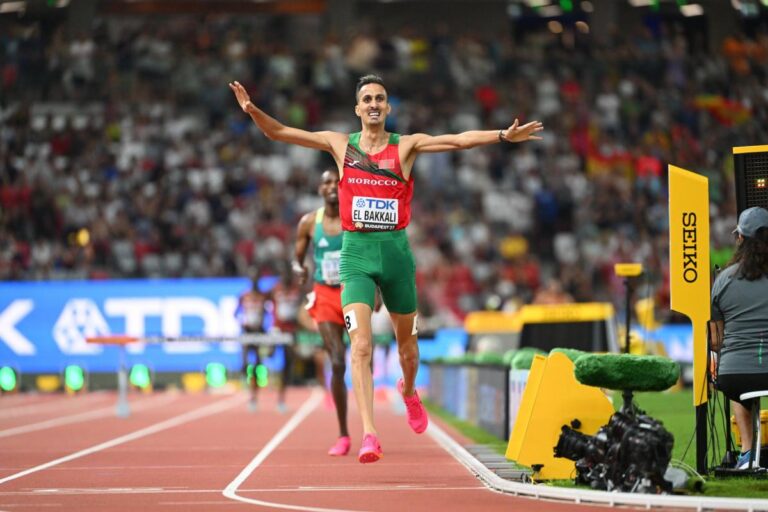 الملك يهنئ البطل العالمي سفيان البقالي بمناسبة فوزه بالميدالية الذهبية لسباق 3000 متر موانع ضمن بطولة العالم لألعاب القوى