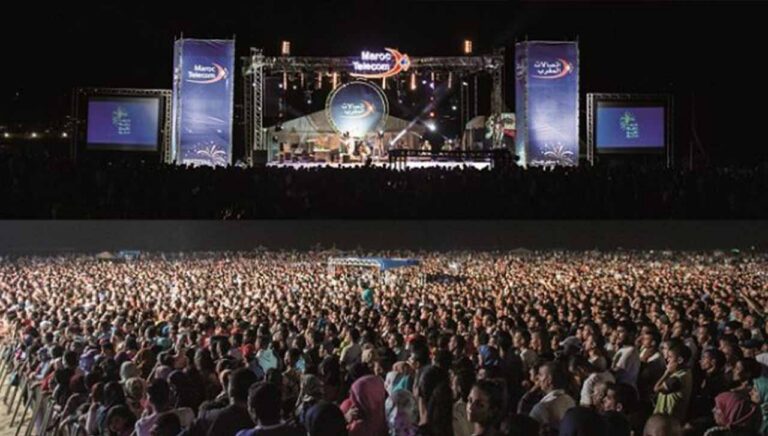فنانون مغاربة يحلقون بجمهور مهرجان الشواطئ