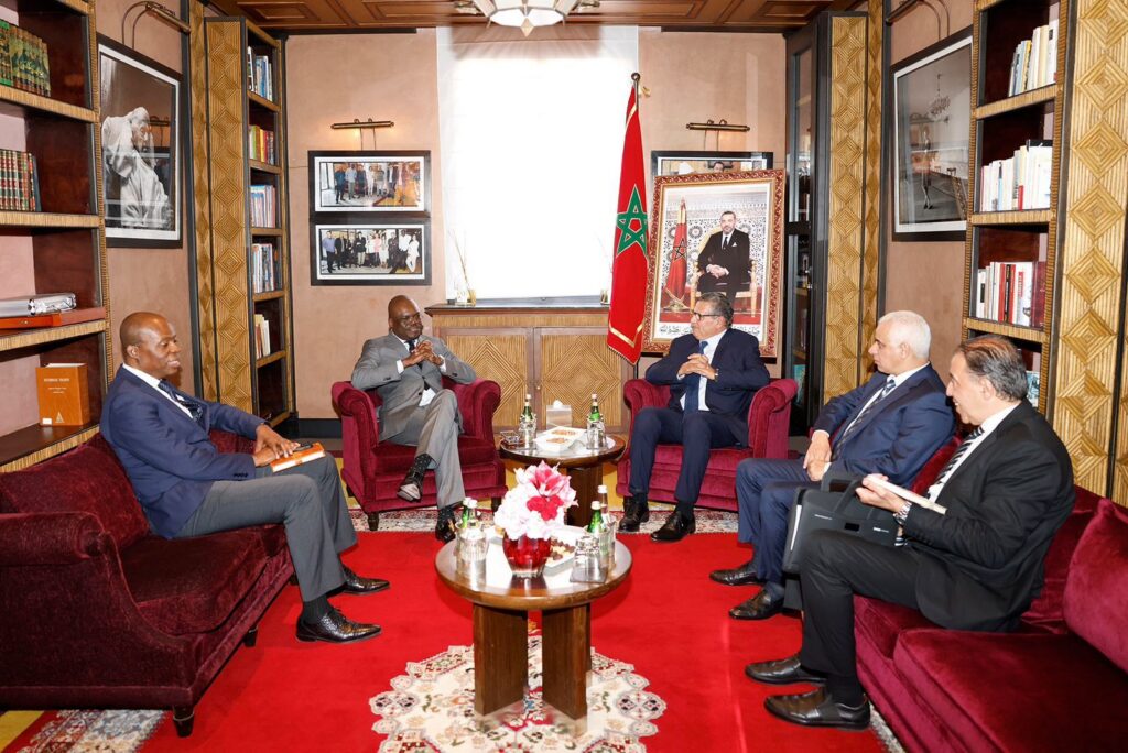 مراكش.. أخنوش يجري مباحثات مع المدير العام للمراكز الإفريقية لمكافحة الأمراض والوقاية منها