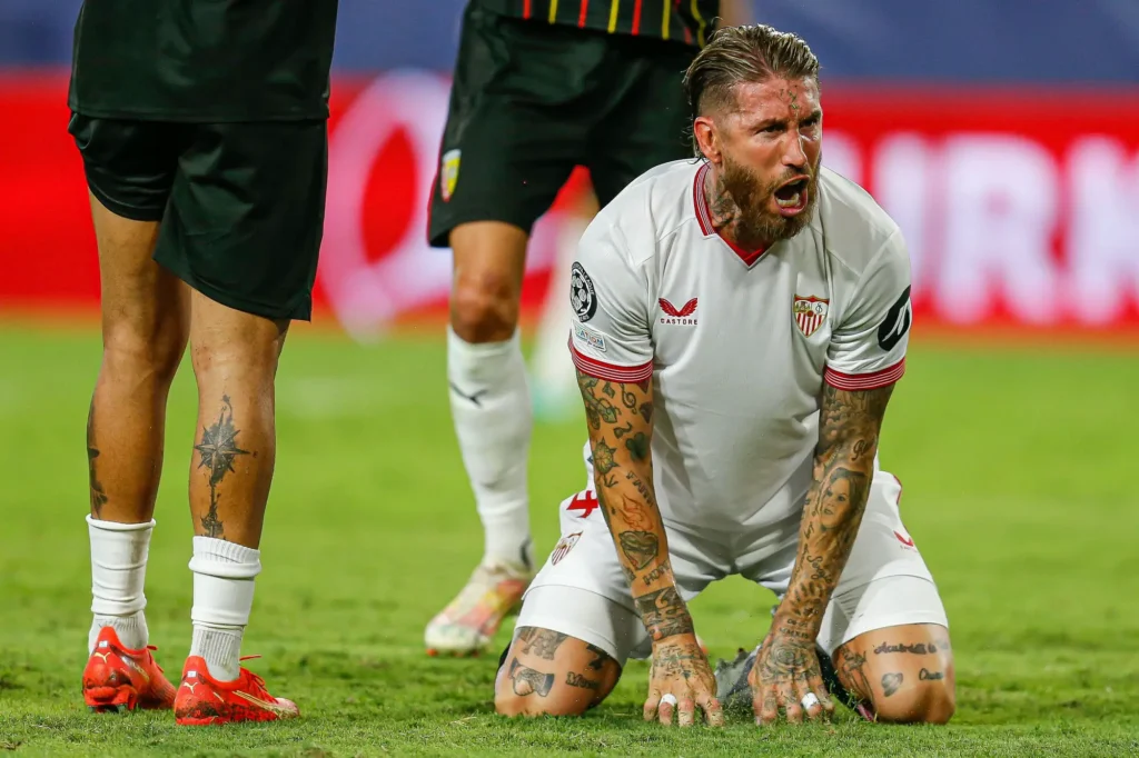سرقة منزل راموس خلال مباراة إشبيلية ولنس في دوري الأبطال