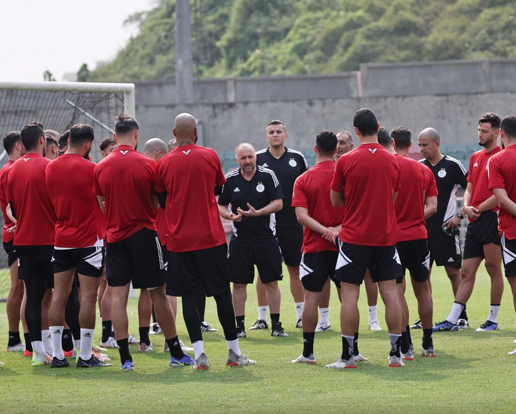 الافتقار لملاعب ومراكز تدريب جاهزة يدفع منتخب الجزائر لنقل معسكره إلى تونس