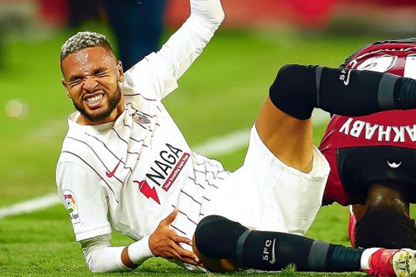 الإصابة سترغم النصيري على الغياب أمام برشلونة