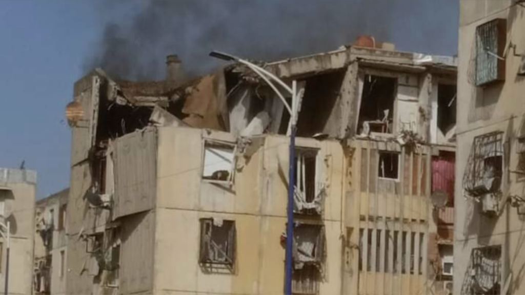 الجزائر.. إصابة ما لا يقل عن 16 شخصا في انفجار بأحد البنايات (فيديو)