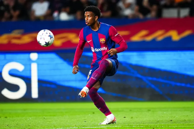 برشلونة يمدد عقد المدافع الشاب بالدي