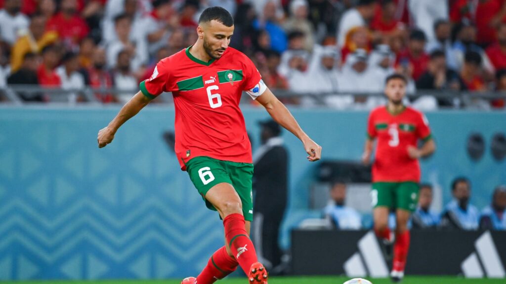 الـ"بام" يتفاعل مع التدخل في الحياة الشخصية لعميد "الأسود"