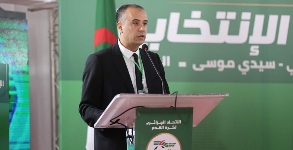 الجزائر تنسحب من سباق تنظيم "كان" 2025 و2027