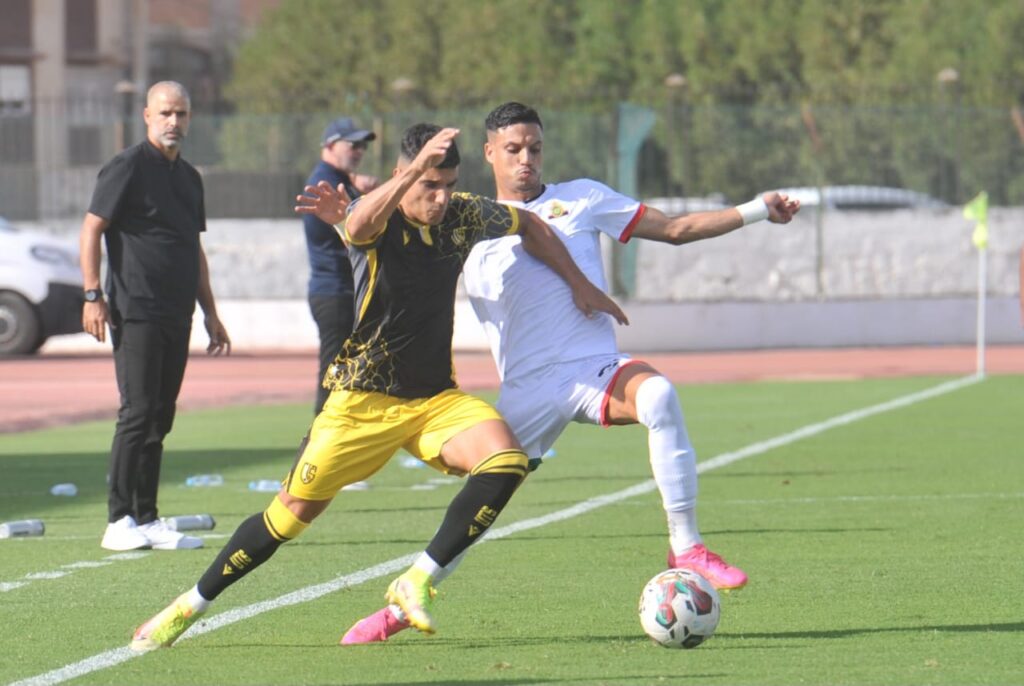 البطولة الاحترافية.. اتحاد اتواركة يقلب تأخره إلى فوز أمام الجيش الملكي