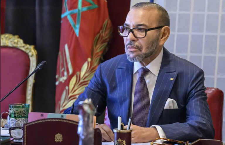 الملك يترأس حفل توقيع اتفاقية تتعلق بإطلاق برنامج الوحدات الصحية المتنقلة المجهزة بتقنيات الاتصال عن بعد لفائدة العالم القروي