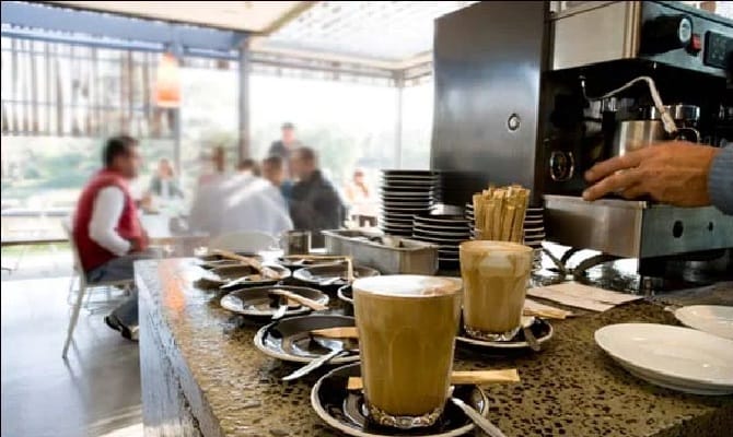 احتجاج للتنديد بمحاولة تشريد أكثر من 800 من اليد العاملة بسلا
