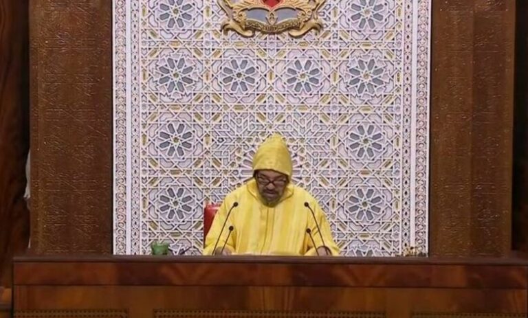 الملك: الزلزال المفجع الذي ضرب المملكة أظهر انتصار القيم المغربية الأصيلة