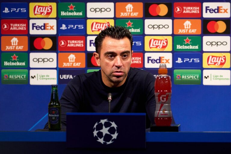 تشافي يستبعد أي تحرك لبرشلونة في فترة الانتقالات الشتوية