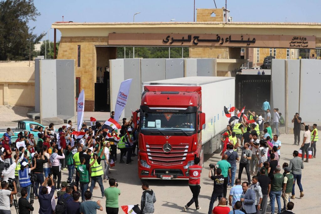 غزة.. الأمم المتحدة ترحب بإطلاق الرهائن وتكثف مساعداتها