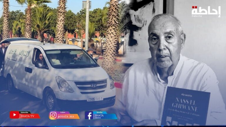 وسط حضور فعاليات رياضية وثقافية.. شاهد لحظة نقل جثمان الراحل الرتناني لتشييعه إلى مثواه الأخير