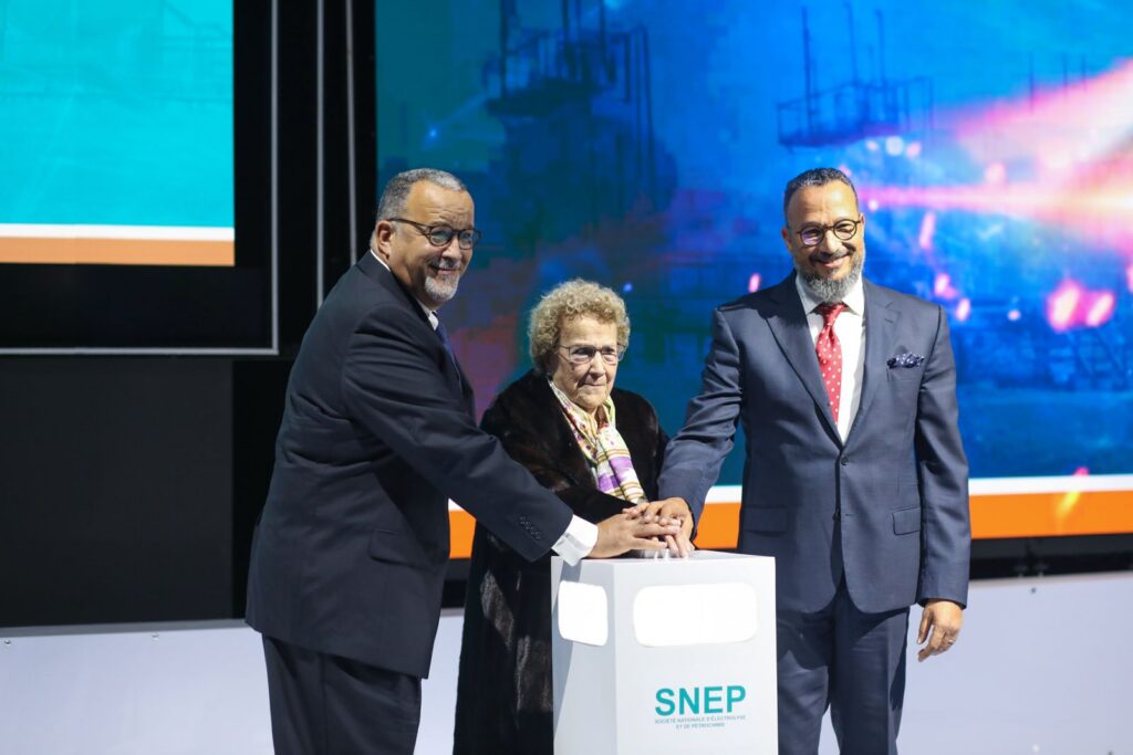 الشركة الوطنية للتحليل الكهربائي والبتروكيماويات "SNEP" تدشن وحداتها الإنتاجية الجديدة