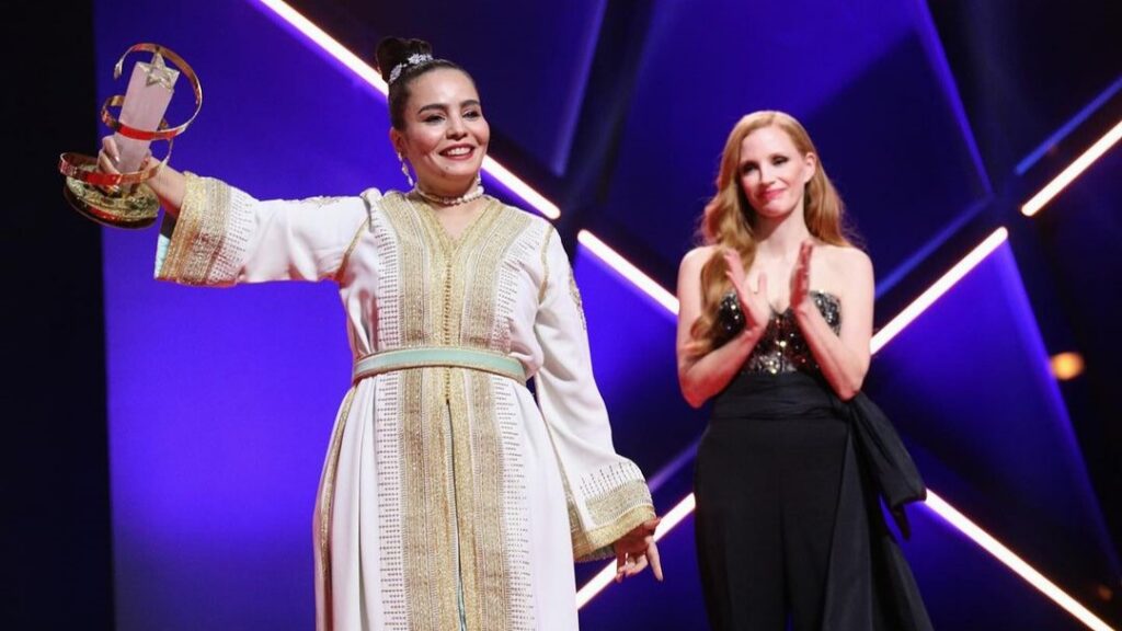 الدورة الـ 20 للمهرجان الدولي للفيلم بمراكش.. "كذب أبيض" للمخرجة المغربية أسماء المدير يفوز بالنجمة الذهبية (الجائزة الكبرى)