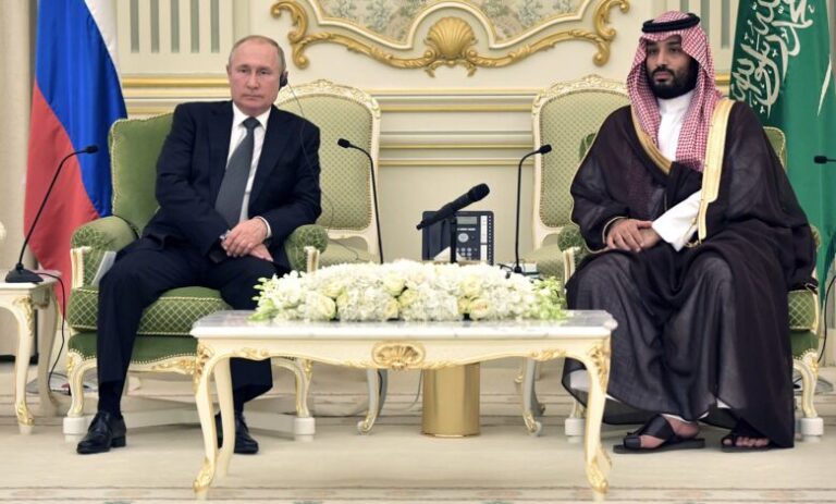 ولي العهد السعودي والرئيس الروسي يؤكدان استمرار التعاون داخل "أوبك+"