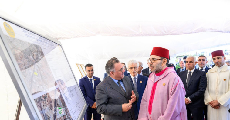 مؤسسة محمد الخامس للتضامن: الملك يشرف بالدار البيضاء على وضع الحجر الأساس لمركز طبي للقرب وإطلاق المرحلة الثانية من برنامج الوحدات الطبية المتنقلة
