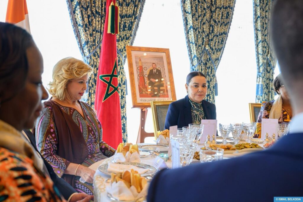 للا أسماء تترأس مأدبة غداء أقامها جلالة الملك على شرف السيدة الأولى لكوت ديفوار "دومينيك واتارا"
